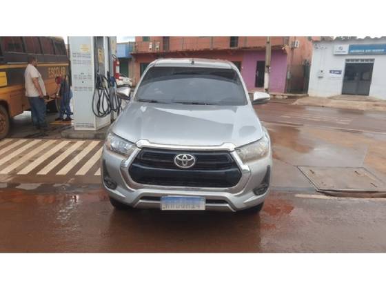 TOYOTA HILUX 2.8 D-4D TURBO DIESEL CD SRV 4X4 AUTOMÁTICO TOYOTA HILUX 2.8 D-4D TURBO DIESEL CD SRV 4X4 AUTOMÁTICO